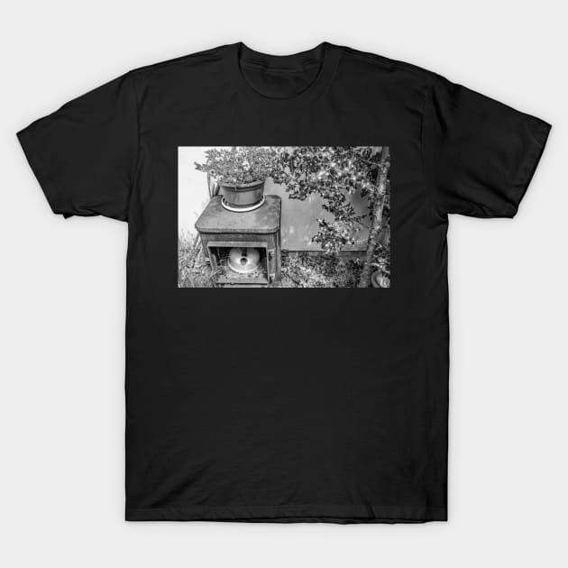 Ornate wood burner T-Shirt by yackers1